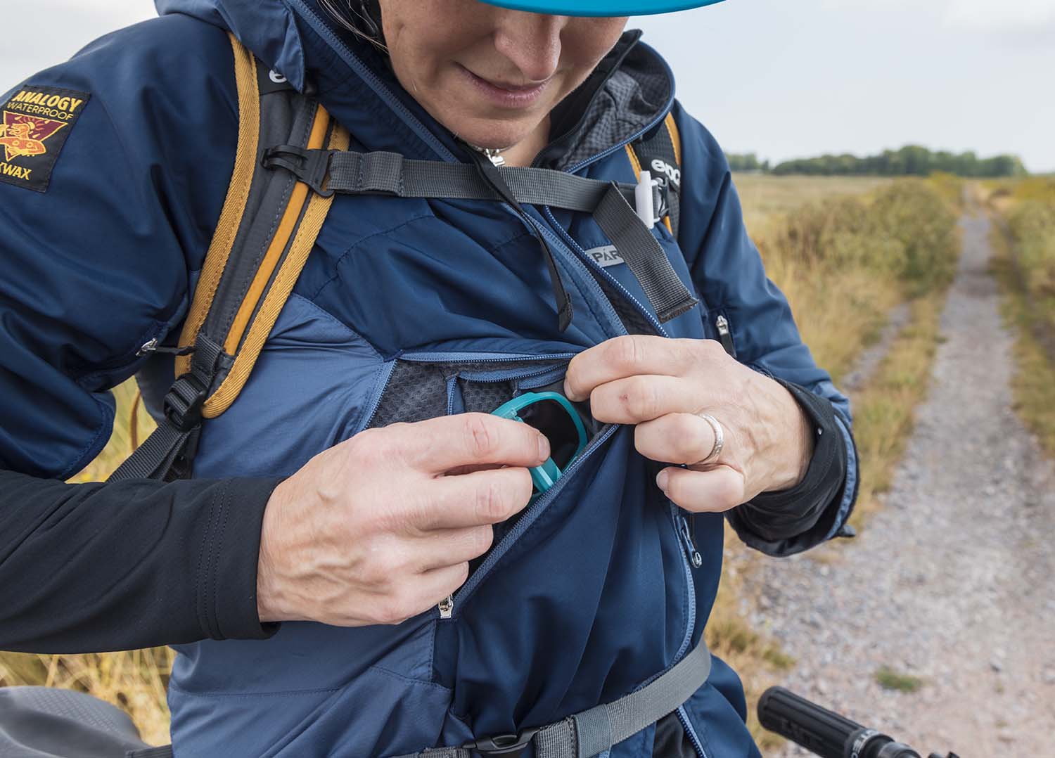 Womens Velez Feature3